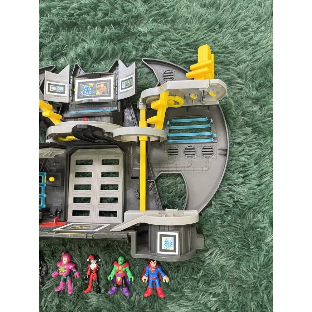 Imaginext DC Super Friends Batcave Playset with 5 Action Figures